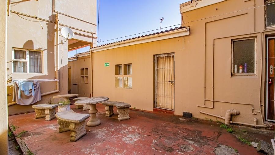 1 Bedroom Property for Sale in Quigney Eastern Cape